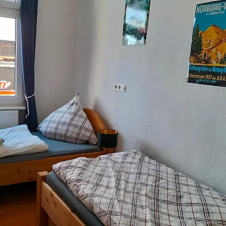 Am Nuerburgring Apartmán *